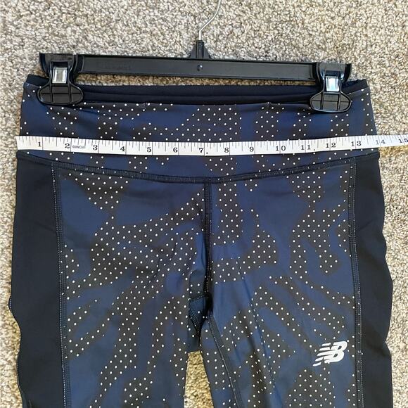 New Balance Women's Accelerate Capri 22 Leggings Small - Picture 8 of 9